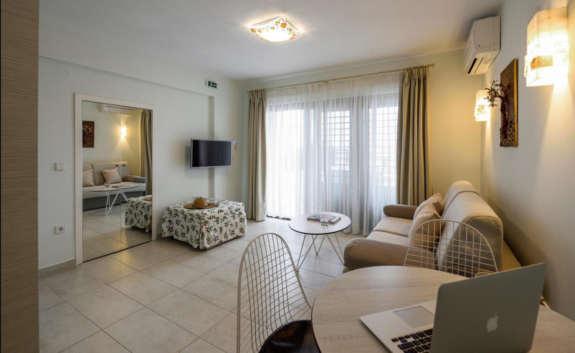 Elpiniki Luxury