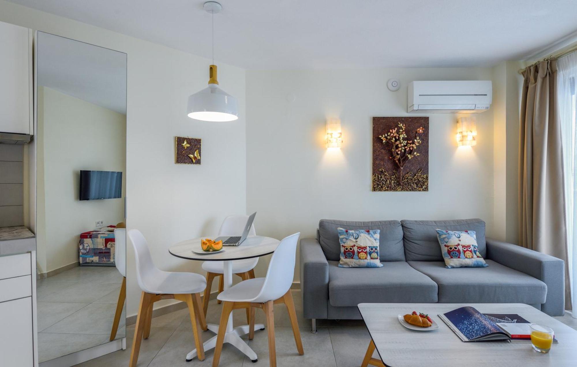 Elpiniki Luxury