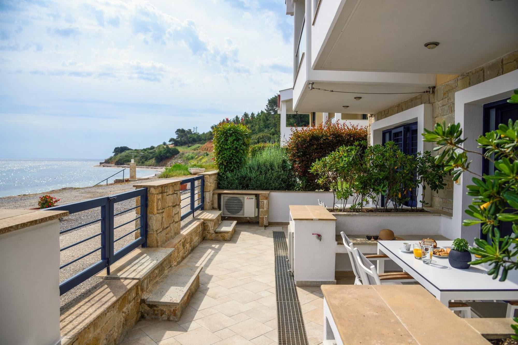 Elpiniki Luxury Apartament Nea Poteidaia